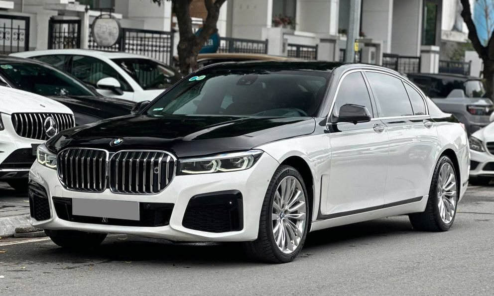 Chiếc BMW 7-Series trông như xe 3 tỷ này có giá chỉ hơn 600 triệu đồng, lý do đến từ một thú chơi của chủ cũ