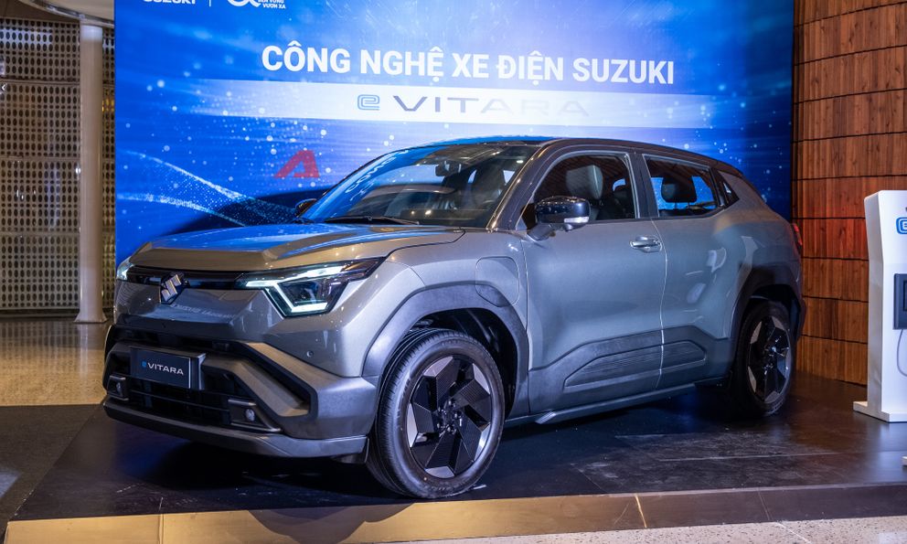 Suzuki eVitara bất ngờ xuất hiện tại Việt Nam: SUV thuần điện, đi được tối đa 500km/lần sạc