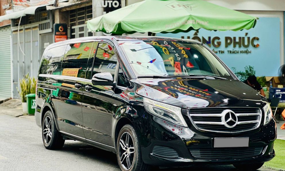 Giá chưa đến 1 tỷ đồng, chiếc Mercedes-Benz này rộng rãi như Carnival, có treo thích ứng nhưng chạy 'không tốn một giọt xăng'