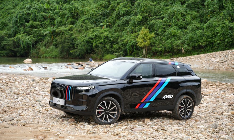 Jaecoo J7 AWD Individual chính thức ra mắt tại Việt Nam: Giá ưu đãi 799 triệu đồng, thêm hệ dẫn động 4 bánh