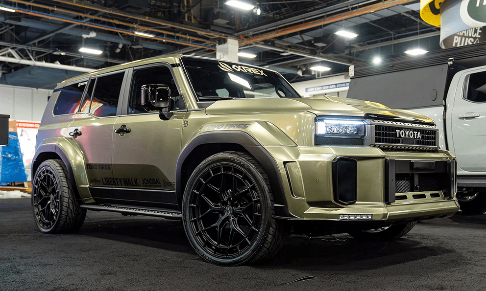 Nếu thấy Toyota Land Cruiser Prado chưa đủ hầm hố thì gói độ này có thể chiều được bạn: Thân rộng, bánh lớn hơn cả G 63