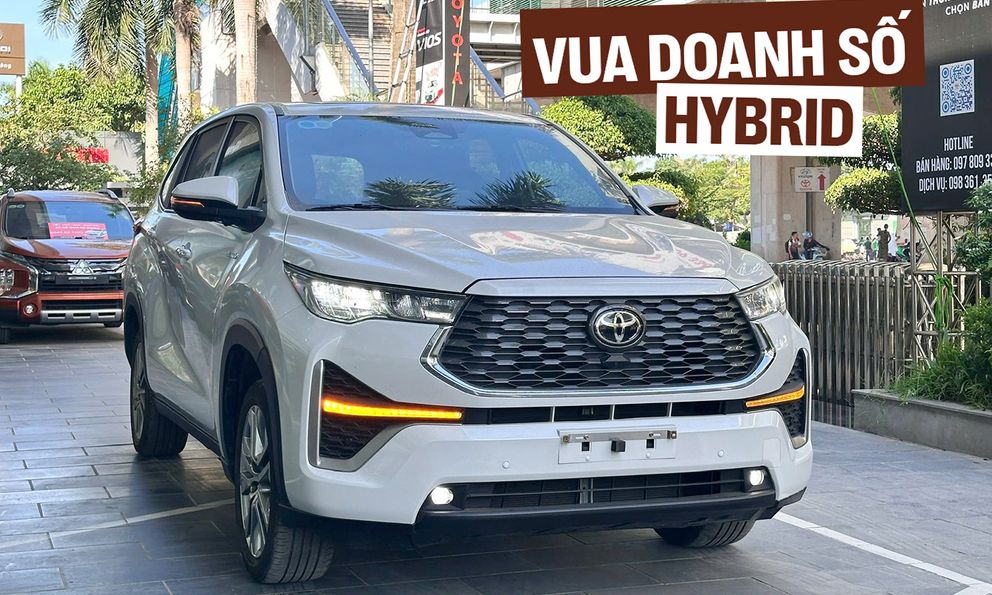 Biến động nhóm xe hybrid tại Việt Nam: CR-V 'trượt dài' sau 1 tháng lên đỉnh, Innova Cross bứt liền 2 bậc lên 'vua doanh số'