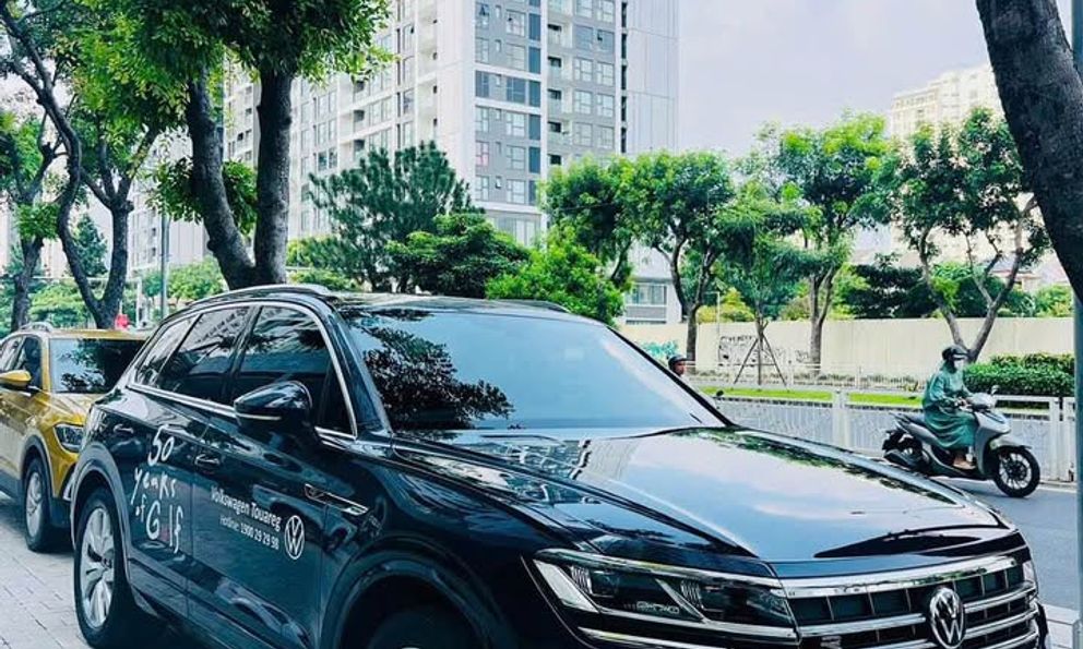  VW Touareg 2023 chạy 34.000km bán lại hơn 2 tỷ đồng: Khó 'đụng hàng' như Mercedes-Benz hay BMW