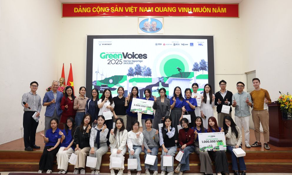 ‘Đừng tin những gì đọc trên mạng, hãy tự trải nghiệm’: Khi sinh viên Hà Nội lên tiếng và biến Green Voices 2025 thành sân chơi tranh biện ‘nóng’ nhất về xe điện