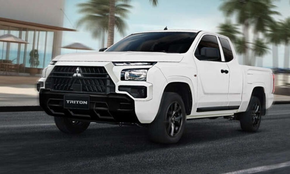Mitsubishi Triton có thêm bản dành cho dân chuyên chở hàng: Giá mềm hơn, đèn halogen, ghế nỉ nhưng vẫn có màn hình giải trí 10 inch