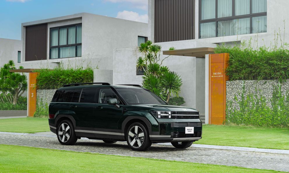 Hyundai Santa Fe Hybrid ra mắt Việt Nam: 1,369 tỷ, 'ăn' xăng 6L/100km, option gây tranh cãi ở điểm này