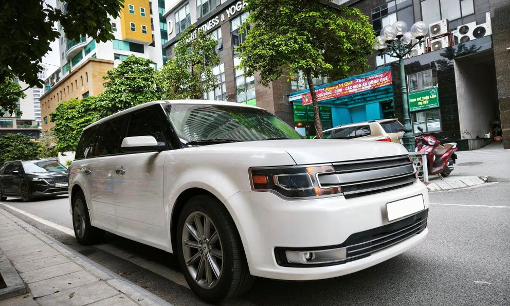 Hàng hiếm Ford Flex đời 'chót' tại Việt Nam rao bán lại với giá ngang Everest mới: Dáng hộp như Ranger Rover, dùng chung nhiều linh kiện với Explorer