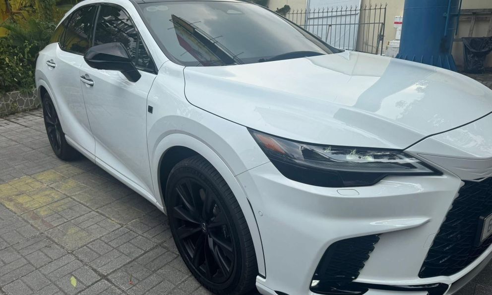 Giữ giá như Lexus: RX 500h đi hơn 9.000km bán lại gần bằng giá lăn bánh xe mới, còn nguyên bảo hành chính hãng