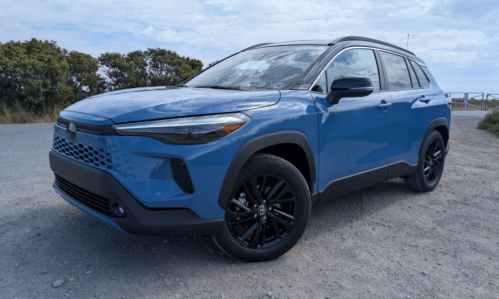 Chỉ vì 1 con ốc, hơn 55.000 chiếc Camry HEV và Corolla Cross HEV bị triệu hồi: Liệu xe tại Việt Nam có ảnh hưởng?