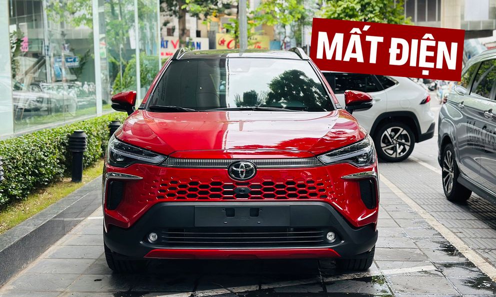 Hơn 55.000 chiếc Toyota Camry, Corolla Cross hybrid có thể bị ‘mất điện’ vì nguyên nhân này nhưng hãng vẫn chưa có cách khắc phục