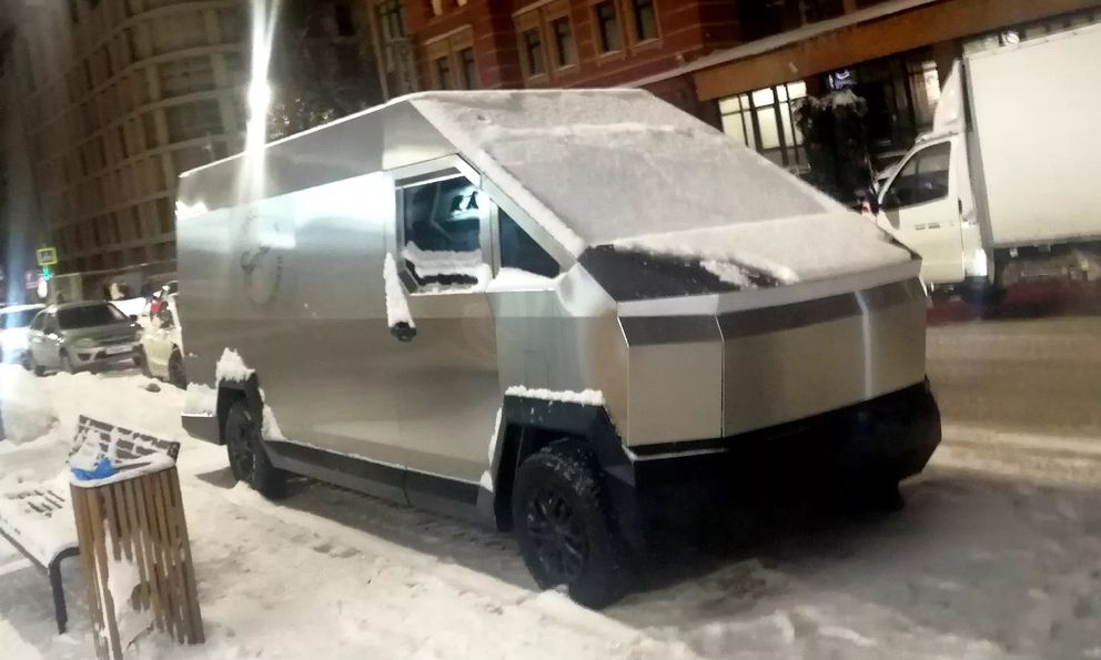 Góc gây lú: Nhìn qua tưởng Tesla Cybertruck nhưng khoang hàng phía sau lại gây ngỡ ngàng