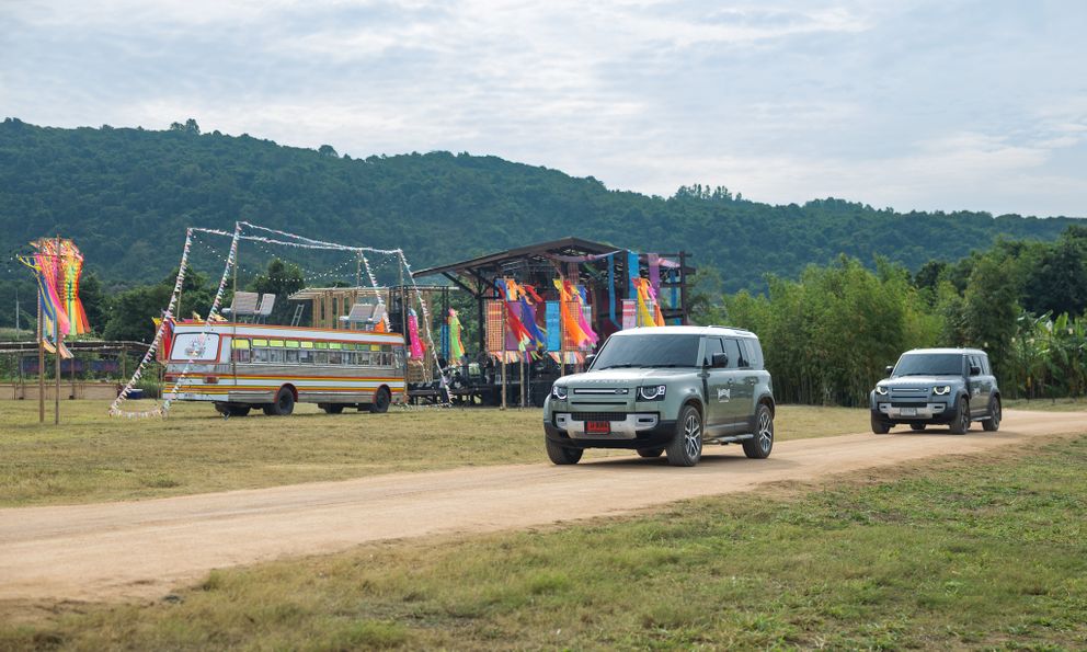 Tôi sang Thái dự Wonderfruit 2025 để hiểu: Sống kiểu chủ xe Defender là như thế này đây!