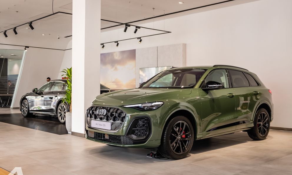 Showroom Audi lâu đời nhất Việt Nam 'khoác áo mới': Bên trong như sảnh chờ khách sạn 5 sao, có phòng giao xe riêng tư