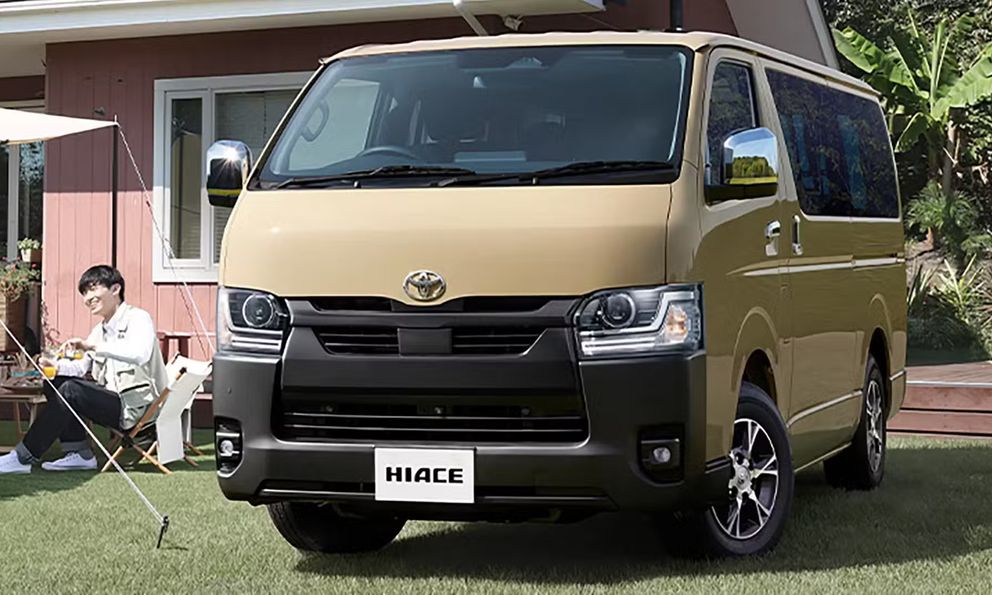 Toyota HiAce ‘cá mập’ một thời tại Việt Nam có bản nâng cấp: Đồng hồ điện tử, camera 360 độ cùng nhiều tiện ích xịn như xe con