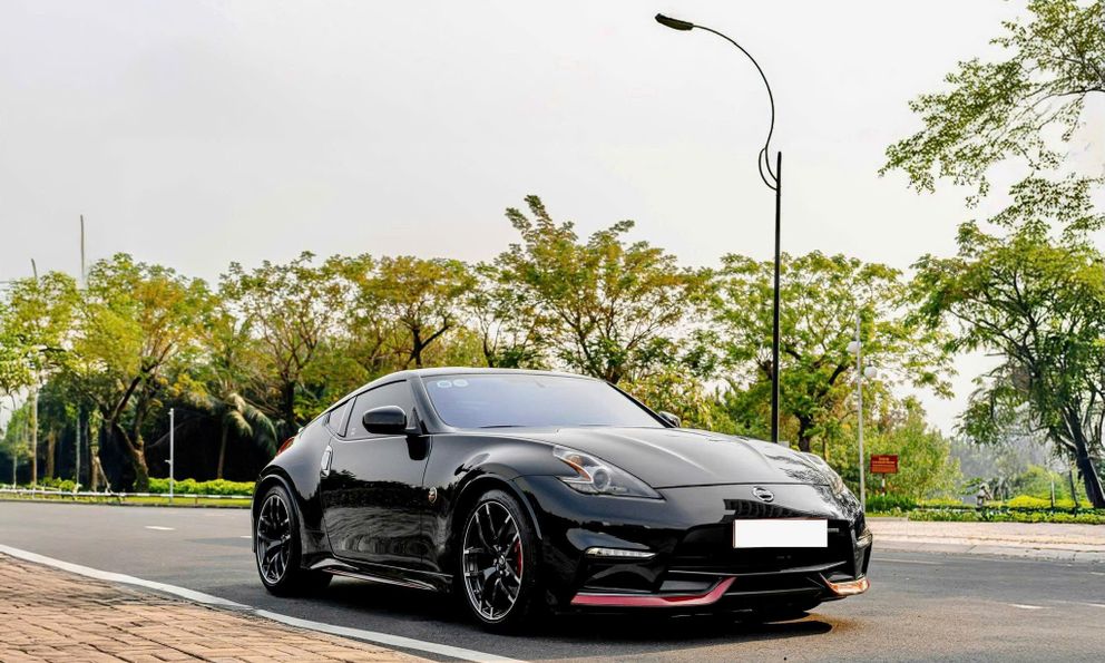 Nissan 370Z Nismo số sàn duy nhất Việt Nam rao 3,7 tỷ đồng: Đắt hơn RX 350 bản 'base' mua mới, bù lại 'xe gần như mới' cho người thích sưu tầm