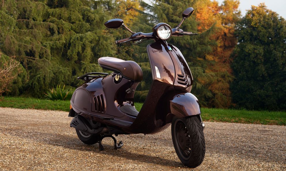 Xem trước Vespa 946 Horse sắp về Việt Nam: Phiên bản giới hạn dành cho người chơi Vespa hệ tuổi ngựa, giá về Việt Nam dễ rơi tầm nửa tỷ