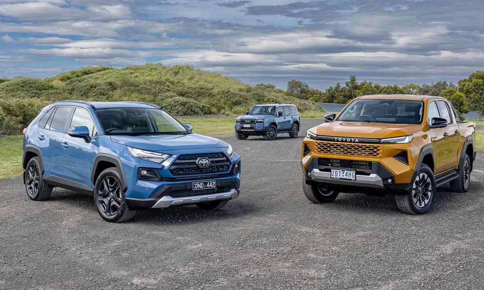 Toyota lập kỷ lục với 11,3 triệu xe bán toàn cầu, thống trị ngôi vương năm thứ 6 liên tiếp, chiến lược 'anti xe điện' từng bị chê hóa ra lại là 'chìa khóa' 