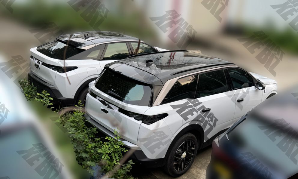 Ảnh thực tế Peugeot 3008 và 5008 thế hệ mới tại Việt Nam: Thiết kế lai coupe độc đáo, dễ dùng động cơ hybrid, chờ ra mắt đấu CR-V