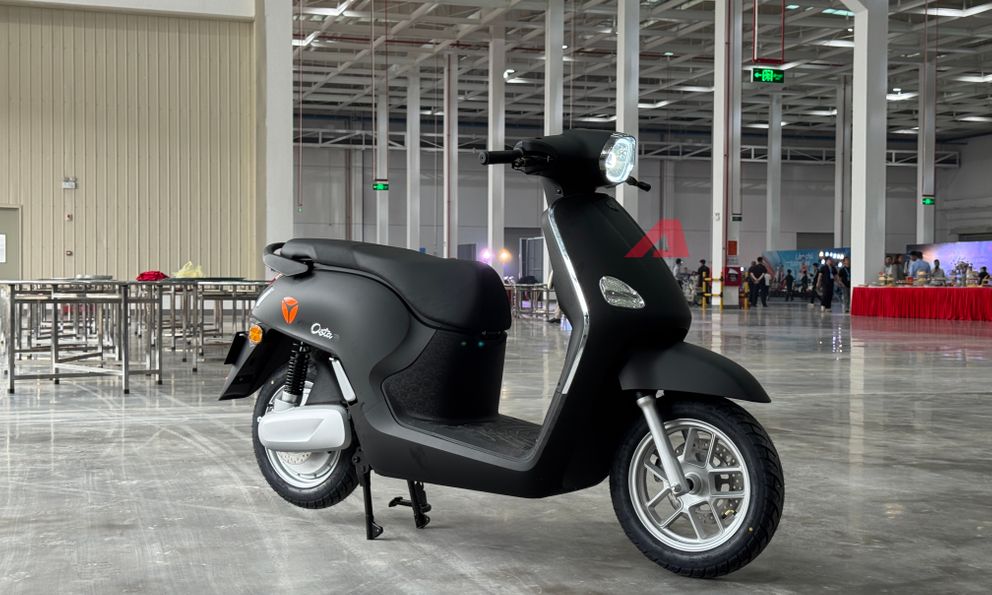 Yadea Osta chốt giá cao nhất 31,99 triệu đồng: Nhiều công nghệ giống ô tô, 'phượt' Hà Nội - Hạ Long không cần sạc