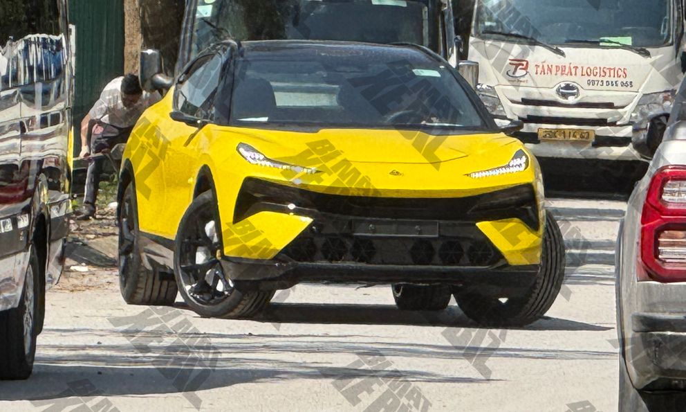 Bộ đôi xe điện Lotus lần đầu lộ diện tại Việt Nam: Mạnh hơn 600 mã lực, chạy hơn 500km/sạc, cùng phân khúc Porsche Macan, Taycan