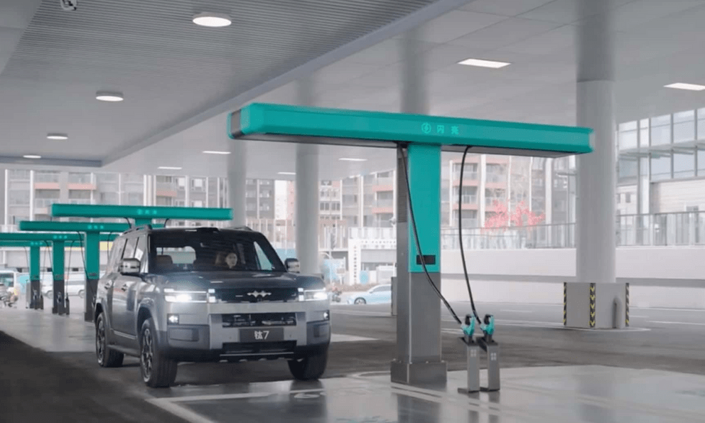 Người dùng Việt trực tiếp thử sạc Flash của BYD tại Trung Quốc: ‘Nhanh đến mức khó tin’