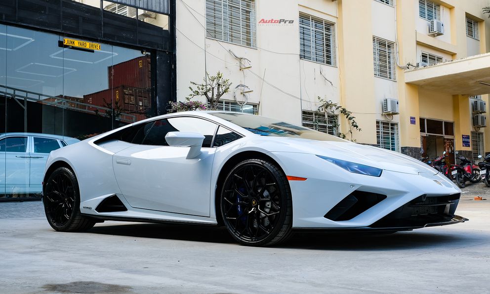 Lamborghini Huracan Evo RWD độc nhất Việt Nam bán lại: Giá 16,8 tỷ đồng, mỗi năm chạy chưa đến 2.000km, cho ‘dân chơi’ thích drift