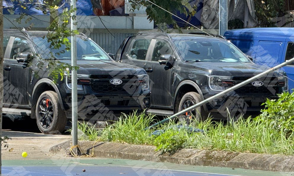 Ford Ranger Wildtrak 2026 tiếp tục lộ diện tại Việt Nam với 2 cấu hình: Dễ thêm bản một cầu giá rẻ hơn với động cơ mới, phân biệt được ngay từ ngoại hình