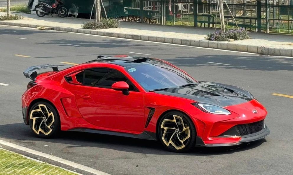 Subaru BRZ số sàn rao bán lại 1,5 tỷ: Tiền độ ngang CX-5 'base', người bán nói 'khủng nhất VN', dùng mâm giống hệt Bugatti