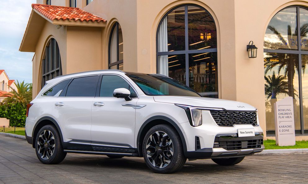 Loạt xe Kia giảm giá hàng chục triệu đồng, có mẫu rẻ hơn cả xe hạng A