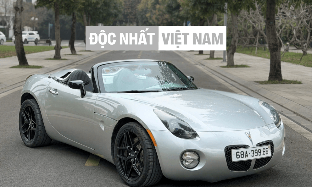 Cận cảnh chiếc Pontiac Solstice độc nhất Việt Nam: Xe mui trần như BMW Z4, hộp số sàn 5 cấp, chưa kịp nổi tiếng đã bị khai tử
