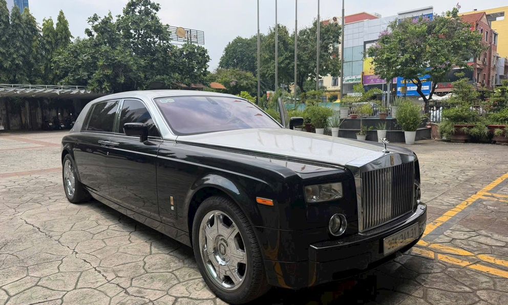 Từng là biểu tượng của giới siêu giàu, Rolls-Royce Phantom 2007 giờ rao bán giá ‘ngỡ ngàng’