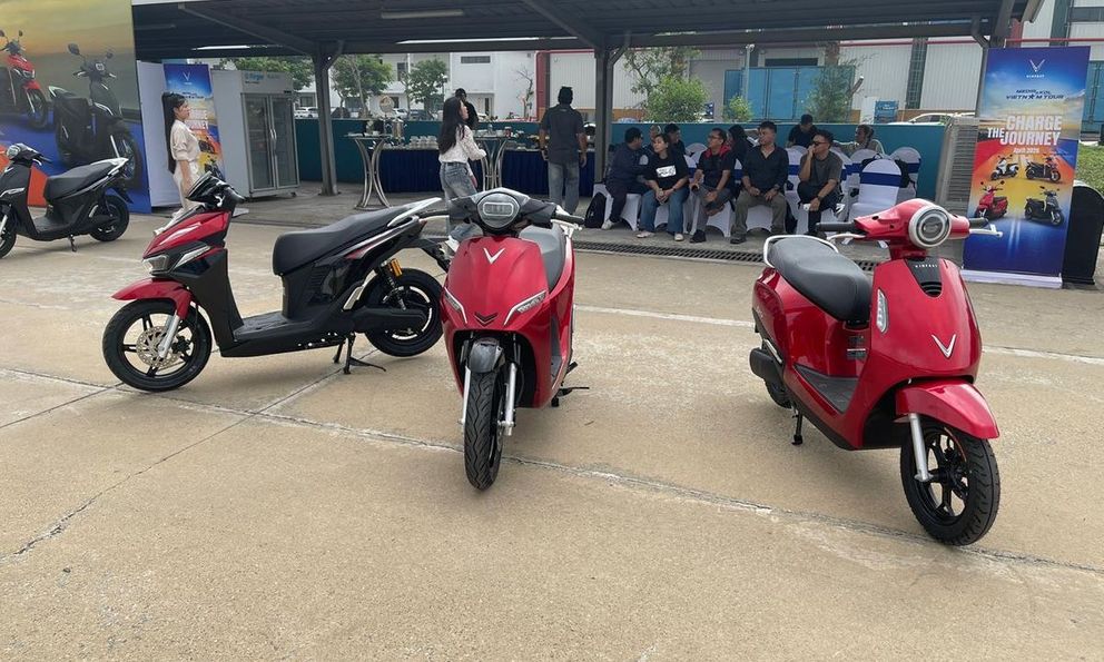 VinFast mang loạt xe máy điện mới sang Indonesia, dùng một thứ ngoài giá bán để cạnh tranh xe xăng
