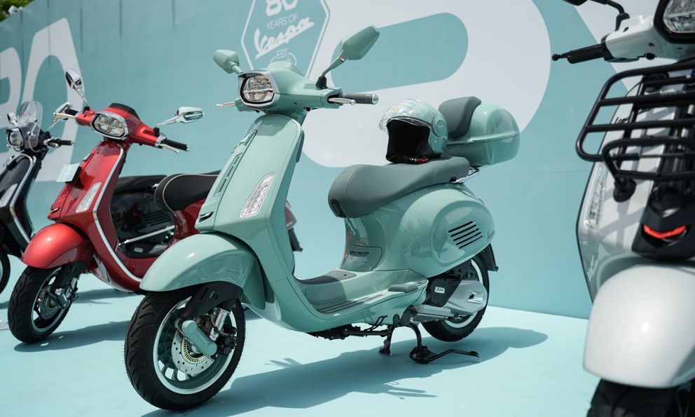 Cận cảnh Vespa Sprint 180 lần đầu xuất hiện tại Việt Nam: Giá ngang SH350i, động cơ mạnh nhất dòng Sprint nhưng không dành cho số đông