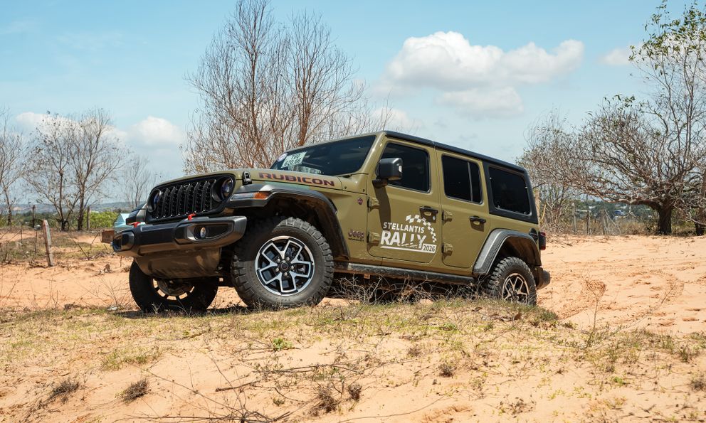 Ảnh thực tế Jeep Wrangler 2026 do THACO phân phối: Máy 2.0L, màn hình lớn, có ADAS, chốt giá cuối tháng này