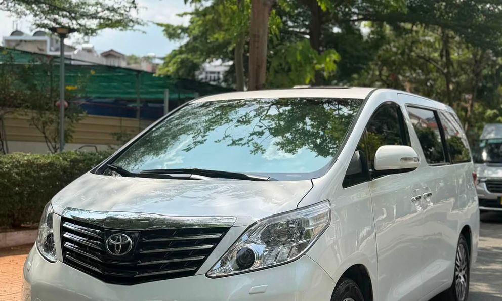 Bỏ 800 triệu đã đủ để mua chiếc Toyota Alphard này phục vụ gia đình: Hàng hai có bệ đỡ chân, cửa trượt, máy V6 3.5L