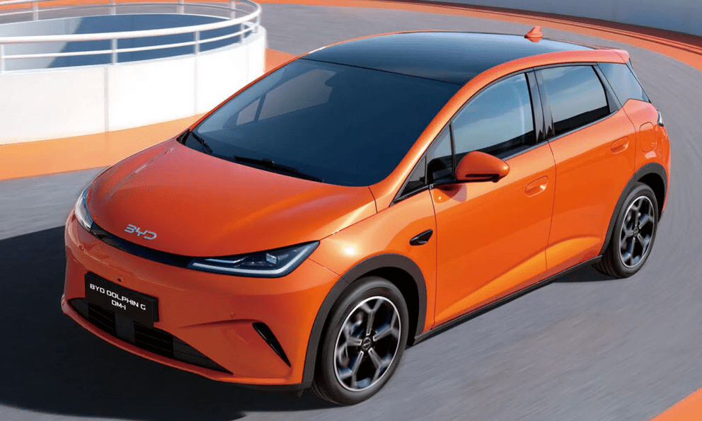 BYD Dolphin vừa ra mắt Việt Nam nay có thêm bản hybrid, sạc đầy đi được 1.000 km, khách Việt muốn mua phải chờ khá lâu