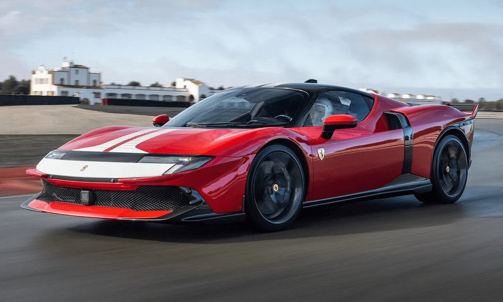 Lo ngại khách hàng quay lưng, Ferrari lên tiếng về kế hoạch bán xe xăng song song với xe điện