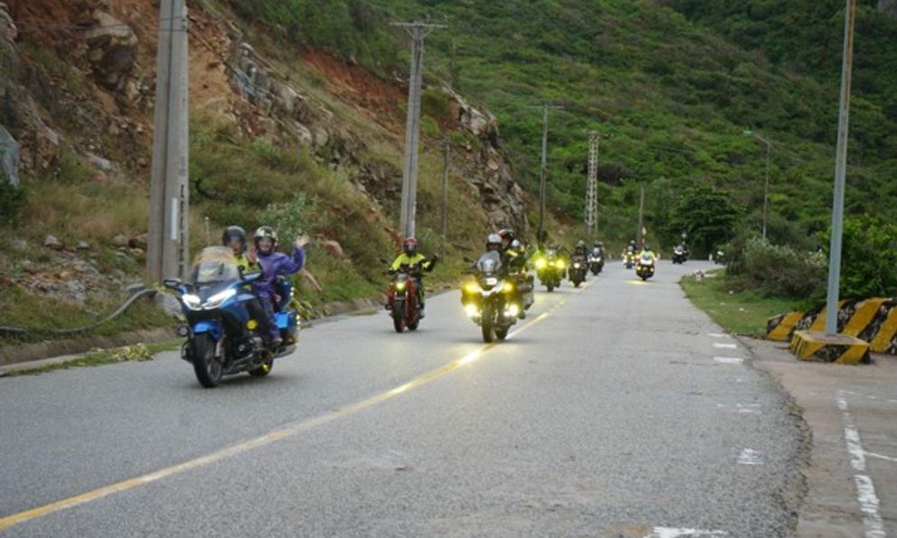 Hàng trăm biker diễu hành - touring khép lại hành trình Castrol Superbike Fest 2026