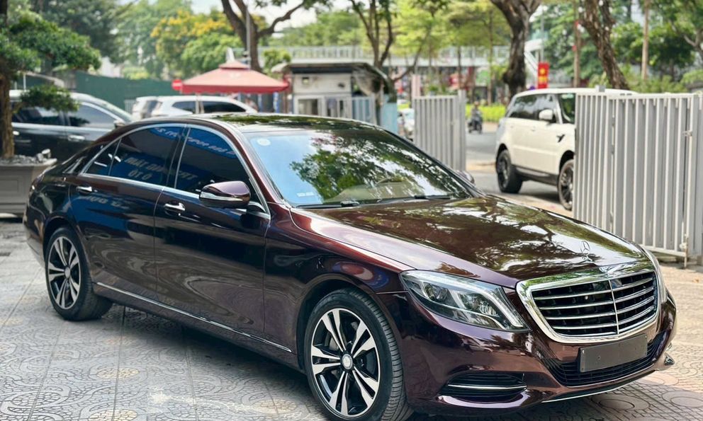 Từng có giá gần 7 tỷ, chiếc Mercedes S 500 này giờ chỉ đắt ngang Camry: Bảo dưỡng gần nhất đắt hơn cả SH, trang bị không kém cạnh xe ngày nay