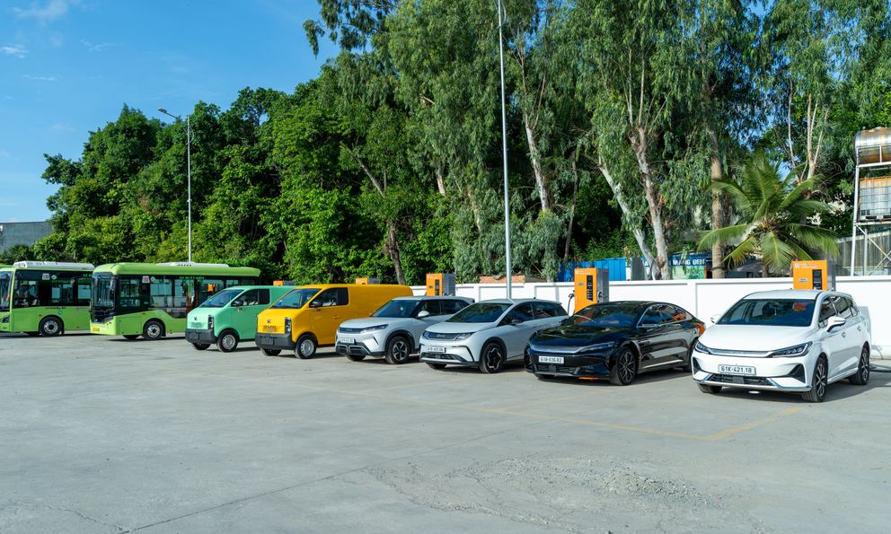 BYD Việt Nam 'bắt tay' Futa mở rộng mạng lưới sạc, chủ xe BYD có thể sạc chung trụ với xe buýt Kim Long