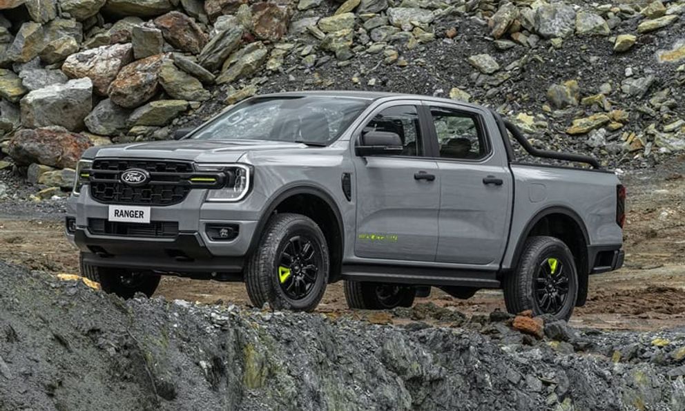 Ford Ranger Wolftrak ra mắt tại quốc gia ngay sát Việt Nam: Giá quy đổi 747 triệu đồng, nằm giữa XLS và Wildtrak