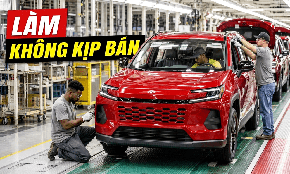 SUV Toyota bán chạy nhất thế giới ‘cháy hàng’ liên tục: Một đại lý có hơn 800 khách chờ, có người chờ nửa năm mới có xe