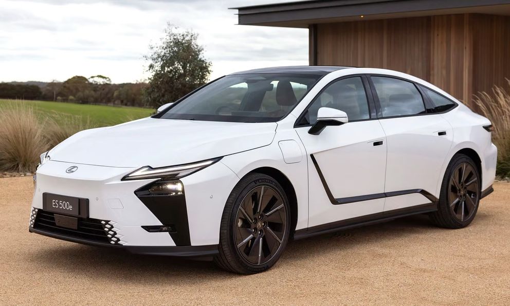 Lexus 'chơi lớn' dùng công nghệ Tesla để sản xuất xe, xây nhà máy tại thị trường tỷ dân