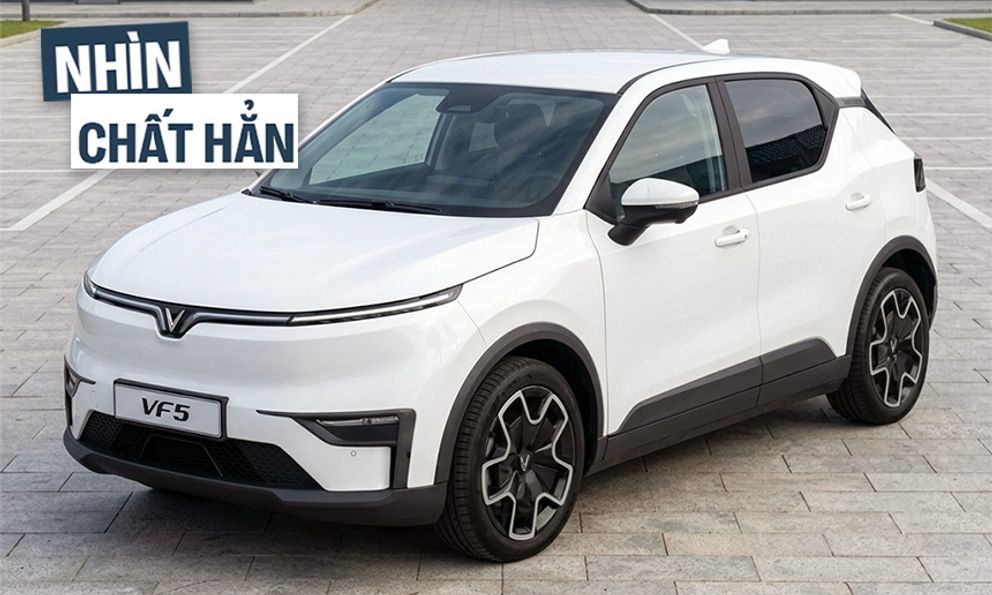 VinFast VF 5 mới lộ diện không che với các điểm nhận diện khác nhau: Dễ có nhiều bản, bản cao cấp có viền chrome 'cánh chim', mâm 2 tông màu sành điệu