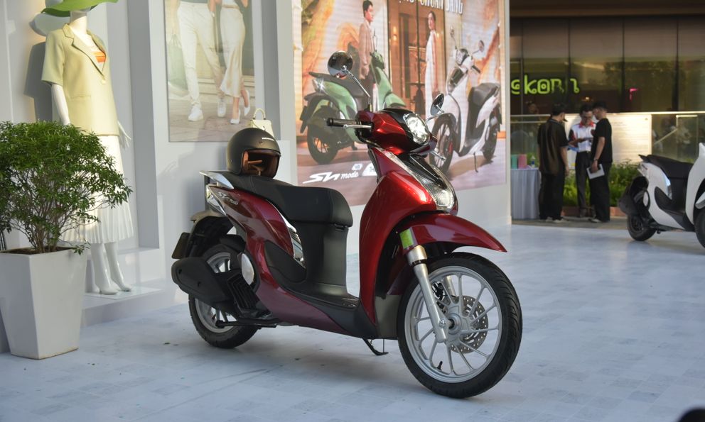 Honda SH Mode 2026 ra mắt Việt Nam: Giá từ gần 61 triệu đồng, màn hình mới, động cơ ‘sạch’ hơn, thêm tính năng an toàn
