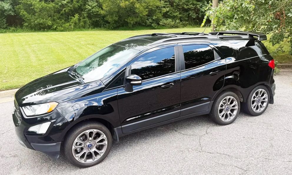 Ford EcoSport độ siêu đặc biệt: Đuôi kéo dài, nâng cấp 6 bánh nhưng không gian ngồi vẫn… như nguyên bản