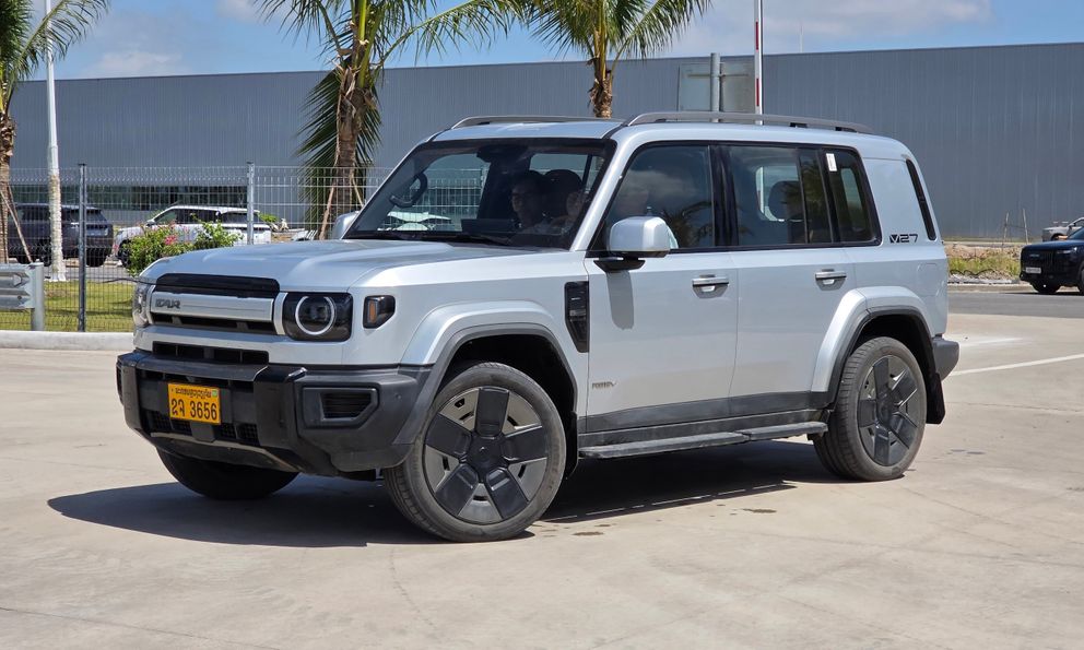 Xem thực tế iCaur V27 tại Việt Nam: REEV mạnh gần 450hp, AWD, dáng hầm hố như Land Cruiser