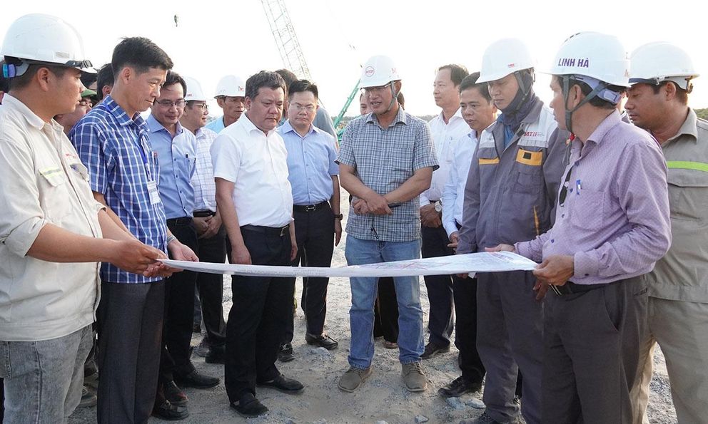 Chủ tịch tỉnh Quảng Trị yêu cầu quyết liệt tháo gỡ, đẩy nhanh các dự án