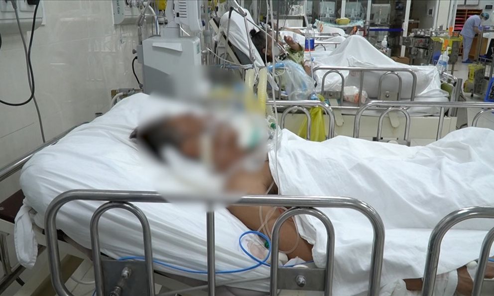  9 người nhập viện sau khi ăn đám giỗ