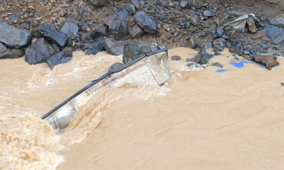 Quảng Trị: Kịp thời ứng cứu 4 người đi trên ô tô bị nước cuốn trôi 